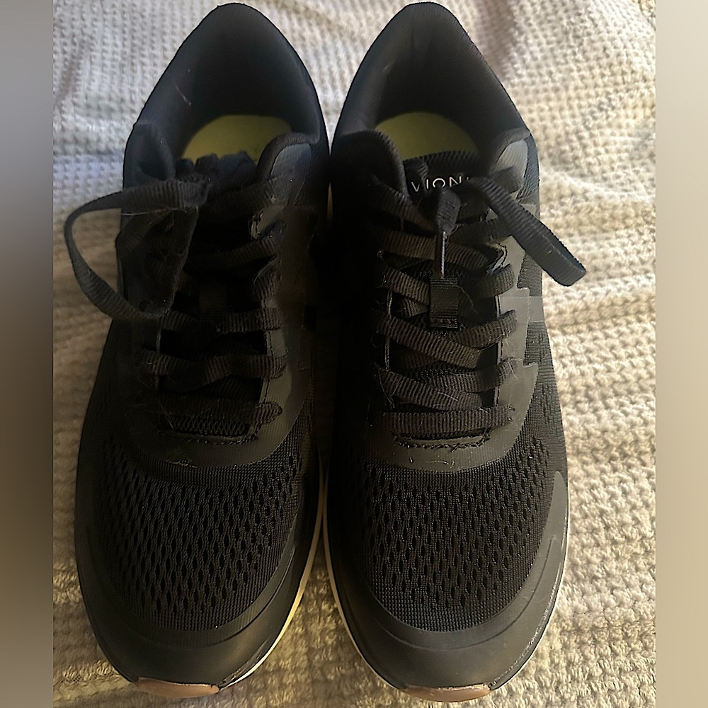Woman’s Vionic Black New Gym Shoes